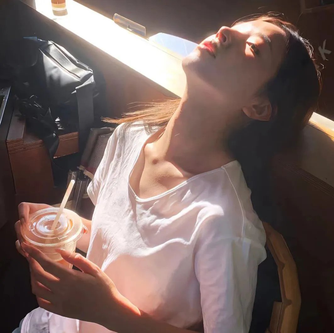 模模糊糊